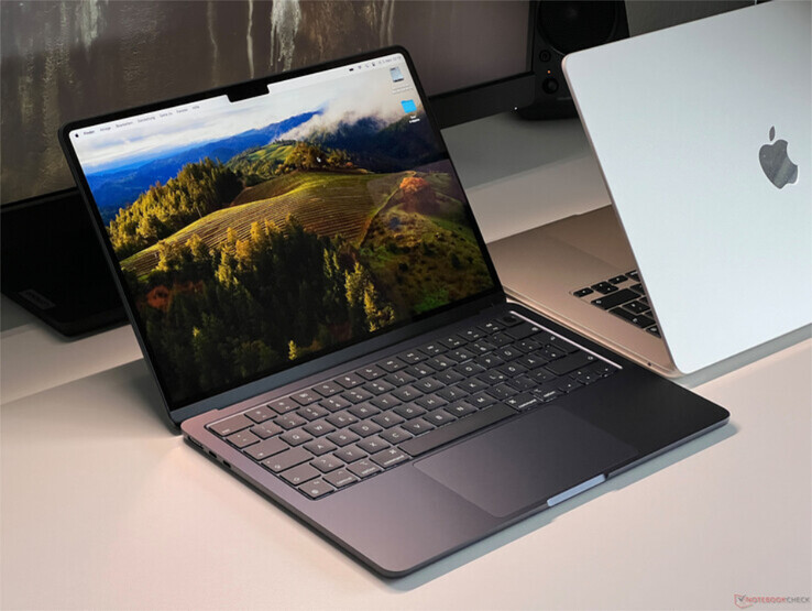 The new generation of MacBook Air laptops will likely retain Apple's 60 Hz IPS panels. (Image source: Notebookcheck)