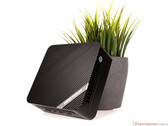 The Venus UM690 packs plenty of performance into a compact housing. (Image source: NotebookCheck)
