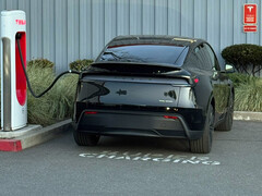 The new Diamond Black Model Y color is shiny from afar but more complex from up close. (Image source: Sawyer Merritt/X)