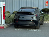 The new Diamond Black Model Y color is shiny from afar but more complex from up close. (Image source: Sawyer Merritt/X)