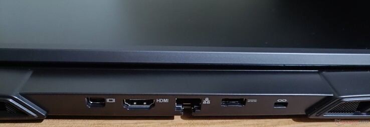 Rear connectors: mini DisplayPort 1.4a, HDMI 2.1, 2.5 GbE jack, poer jack, Kensington lock