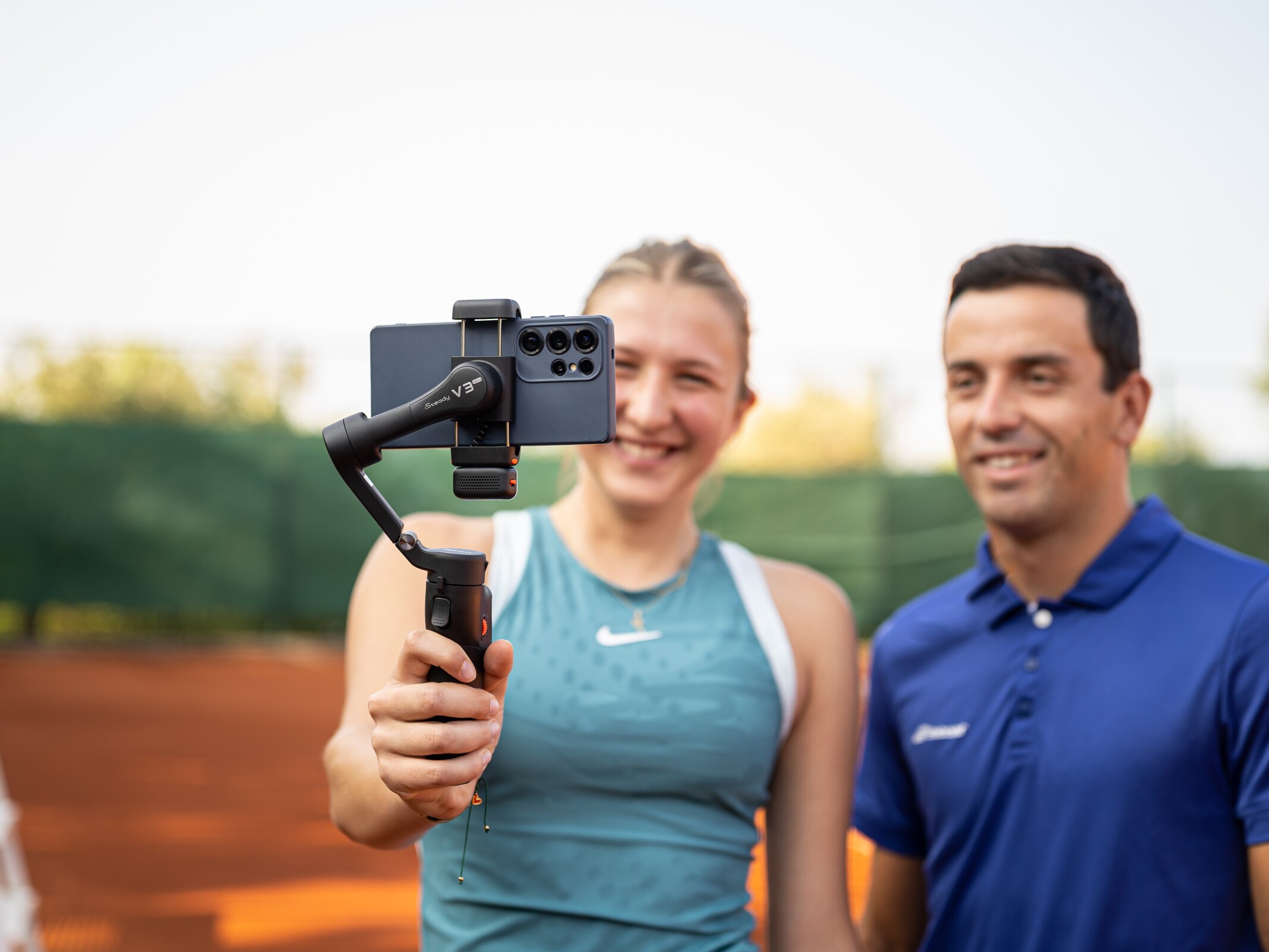 thumbnail image 2 of Hohem ISteady V3 Ultra 3 Axis Gimbal Stabilizer For Smartphone W/ AI 2 of 9