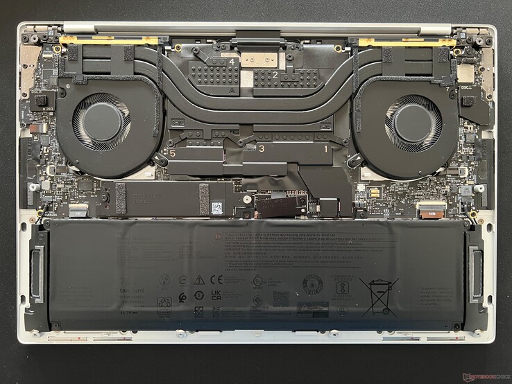 Dell XPS 14 for comparison. Cooling solution is slightly altered if configured with RTX 4050 graphics