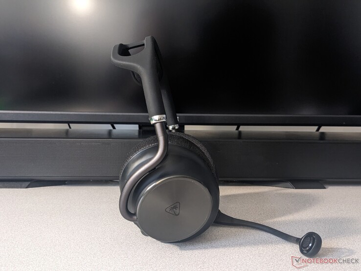 Turtle Beach Stealth Pro II side is shown with mic