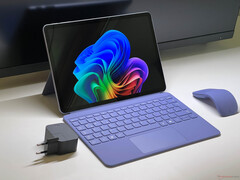 Microsoft Surface Pro 12 (image source: Notebookcheck)