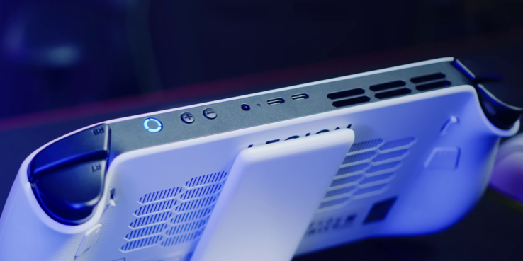 Top: 3.5 mm headset; 2 x USB4