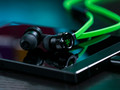 Razer Hammerhead paired with the Razer Phone. (Source: Razer)