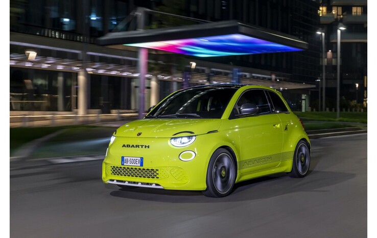 The new Abarth 500e in Acid Green. (Source: Abarth)