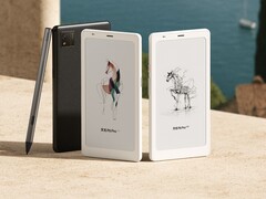 Boox&#039;s new compact e-readers will be available with the option of a B&amp;W or Color E Ink display. (Image source: Boox)