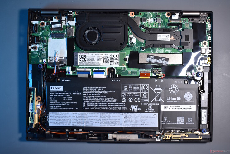 Lenovo ThinkPad X13 Yoga G4: internal view