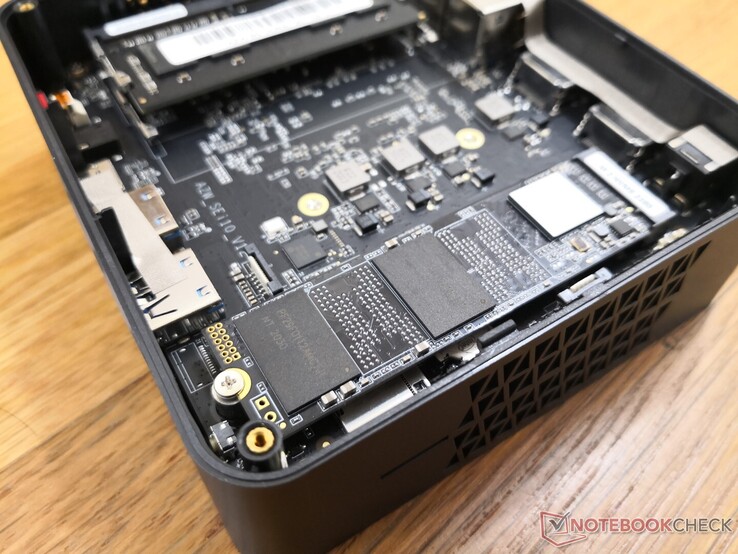 Full-length 2280 M.2 SSD. Shorter drives will work, but the mounting screw supports only 2280