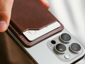 The new Nomad Leather Mag Wallet can be located thanks to an AirTag (Image source: Nomad)