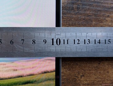 Narrow side bezels