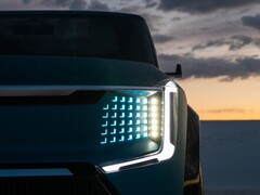 The 2024 Kia EV9 could have up to 290 miles (~467 km) range. (Image source: Kia)