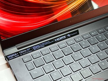 Razer Blade 14 gaming laptop keyboard (Image source: Andreas Osthoff)