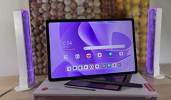 The Lenovo Idea Tab Plus sports a 2.5K 12.1-inch display with a refresh rate of 90 Hz. 