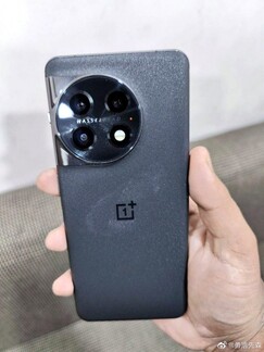 OnePlus 11 live image - Back. (Image Source: Weibo)