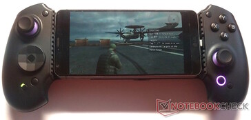 The default analog stick settings were a touch twitchy in USB-C connection mode, smoother in Bluetooth mode. (Image source: Notebookcheck)