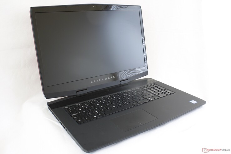Alienware m17 (i9-8950HK, RTX 2080 Max-Q, 4K UHD) Laptop Review 