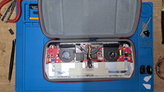 67 Wh DIY battery mod doesn't even require you to 3D print a housing for the Asus ROG Ally (Image source: Ksrnate on YouTube)