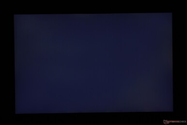 No major uneven backlight bleeding issues