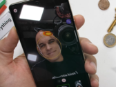 Zach Nelson tests the Pixel 7 Pro's UI out. (Source: JerryRigEverything via YouTube)