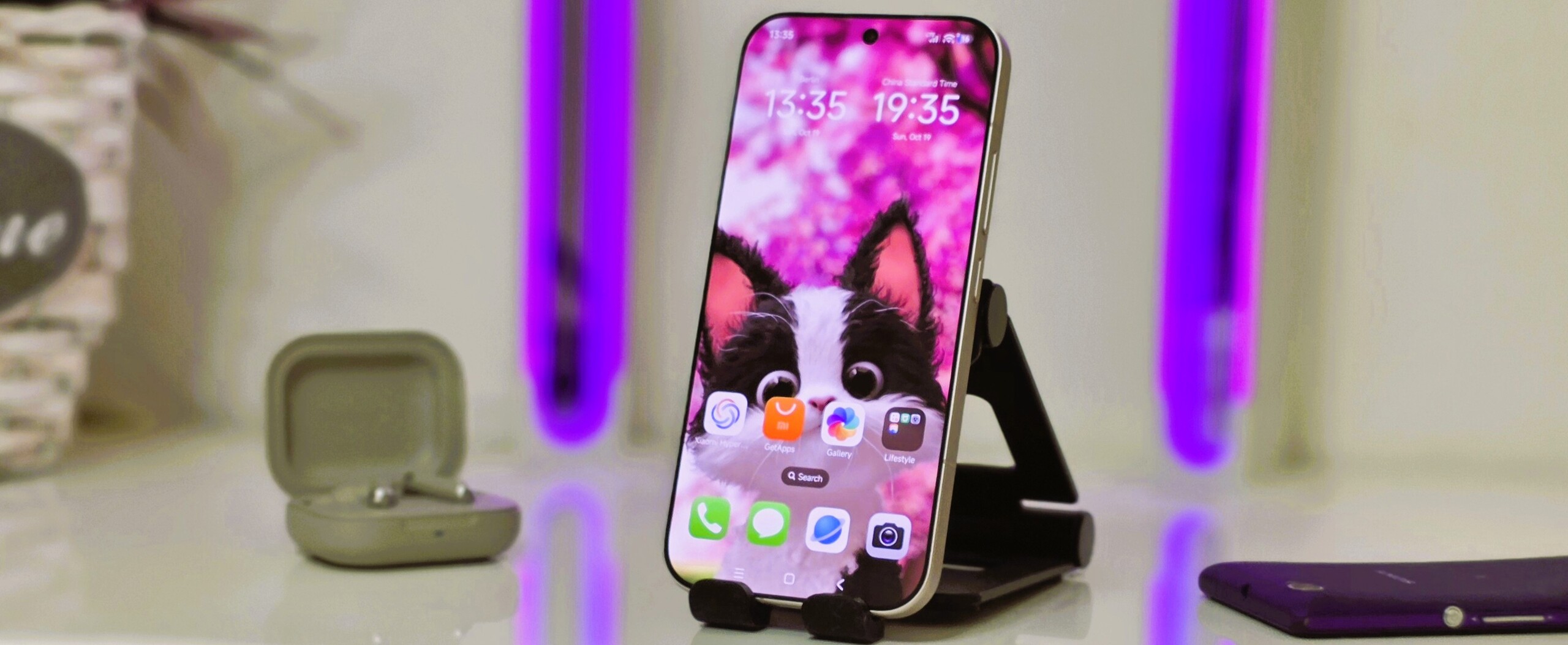 Xiaomi 17 HyperOS 3 smartphone review