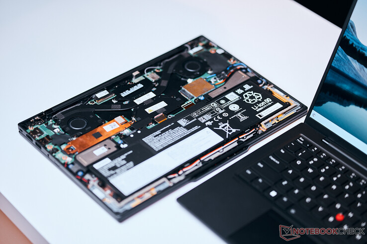 ThinkPad X1 2024: New internal layout with two bigger fans