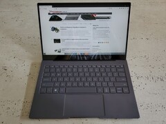 The Galaxy Book S is an Office road warrior's ultrabook dream come true. (Source: Notebookcheck)