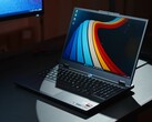 Lenovo LOQ 15 2025 weighs 2.446 kg (5.39 lbs.). (Image source: NotebookcheckReviews on YouTube)