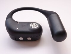 The OpenRock Link 20 ear hangers are coated with smooth, comfortable silicone. (Image source: Notebookcheck)