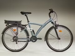 Decathlon has discounted its Riverside 920E hybrid e-bike in Europe. (Image source: Decathlon)
