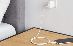 Amazon Basics 65W GaN charger with single USB-C port down to $10.99 on Woot (Image source: Amazon)