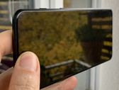 Using the OnePlus 6T outdoors at minimum display brightness
