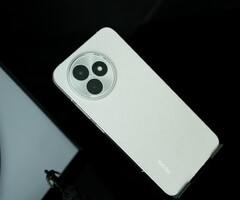 It's unknown if the Xiaomi 15T phones will adopt the design of the Redmi K80 Extreme Edition. (Image Source: Digital Chat Station)