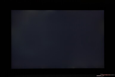Minor uneven backlight bleeding along the top edge
