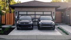 Garage owners can equip their homes with wireless charging pads in the future. (image source: Tesla)