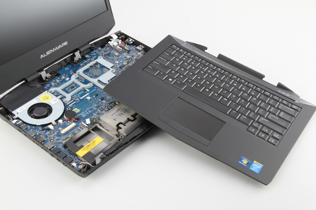 The Dell Alienware 14 had a single fan for everything inside (Image source: MyFixGuide)