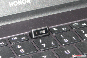 Honor MagicBook 15 - Webcam in the keyboard