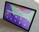 The budget-friendly Lenovo Tab M9 tablet has received a welcome 29% discount (Image: Florian Schmitt)