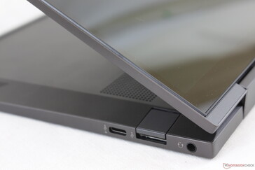 System is light and compact enough for comfortable use in tablet mode