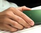 Das Unter-Wasser-Foldable: Vivo bewirbt für das X Fold 5 ein besseres IP-Rating gegen das Eindringen von Staub und Wasser als Samsung. (Bildquelle: Vivo)