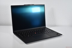 Huge performance upgrade for featherweight sub 1 kg system: Lenovo will offer Arrow Lake H in ThinkPad X1 Carbon Gen 13 laptop (image source: Benjamin Herzig/Notebookcheck)