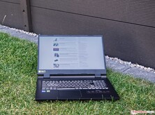Acer Nitro 5 AN517-55-738R in shade