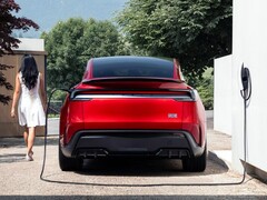 The Model Y Performance charging at a home box. (Image source: Tesla)