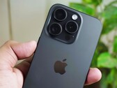The Apple iPhone 15 Pro and Pro Max are significantly more popular than the cheaper base models. (Image: nitin v)