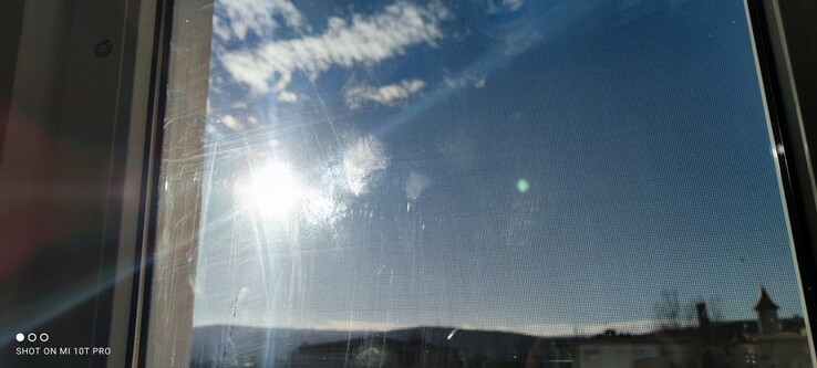 The green dot artifact visible in a day shot (Source: Own)