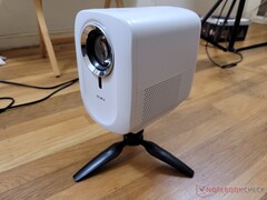 Mudix S1 portable projector is quick to pick up and use, but it has its limitations