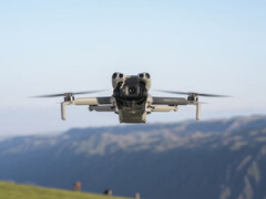 The DJI Mini 5 Pro in flight. (Image source: via Roland Quandt) 