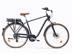 The Decathlon Elops 900 Electric City Bike is discounted in some EU countries. (Image source: Decathlon)